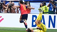Merino célèbre le but qui envoie son équipe en demi-finales