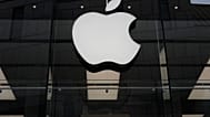 ARCHIV - Das Apple-Logo leuchtet in einem Geschäft in München, aufgenommen am zweiten April 2026.