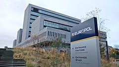 Avrupa polis teşkilatı Europol'ün Hollanda'nın Lahey kentindeki merkez binasının dış görünümü, 2 Aralık 2016.