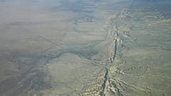 Carrizo Ovası'ndaki San Andreas fay bölgesinin havadan çekilmiş fotoğrafı. 