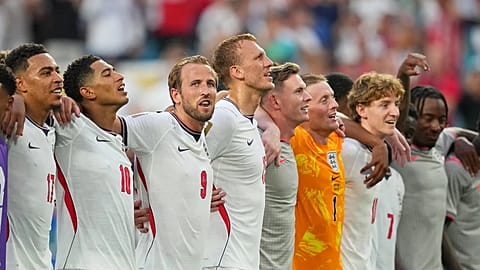 Jogadores ingleses celebram vitória sobre a Noruega nos quartos de final do Mundial em Miami Gardens, Flórida, a 11 de julho de 2026.