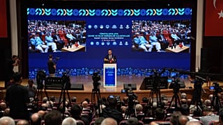 Sıfır Atık Vakfı Başkanı Samed Ağırbaş, Erciyes Üniversitesi Sabancı Kültür Merkezi'nde düzenlenen Kayseri Çalıştayı Sonuç Konferansı'nda konuşuyor, 9 Temmuz 2026.