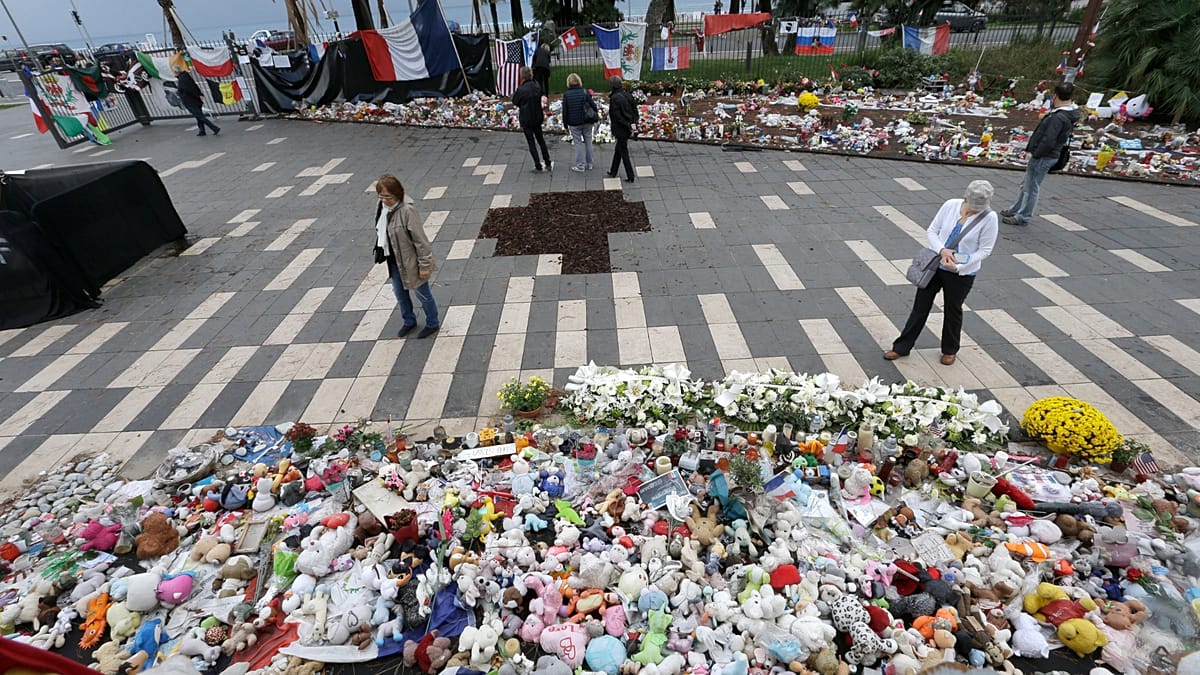 Dix ans de l'attentat de Nice : une marche blanche rassemble un millier de personnes