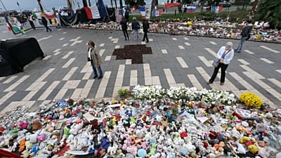Archives : hommage aux victimes de l'attentat du 14 juillet 2016 sur la Promenade des Anglais à Nice, le jeudi 14 octobre 2016