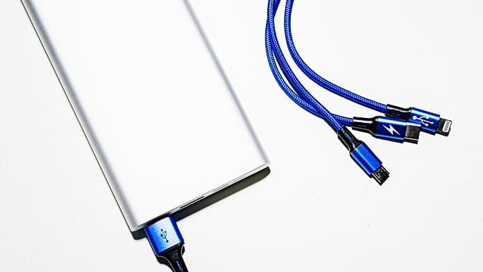 Flying soon? Dont pack power banks in checked luggage, aviation authorities warn A sharp rise in lithium battery-related incidents has prompted fresh warnings from aviation authorities, with passengers urged to keep power banks and other battery-powered devices out of checked luggage.