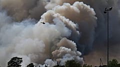 Los Bomberos combaten el incendio del bosque de Fontainebleau, el 13 de julio de 2026
