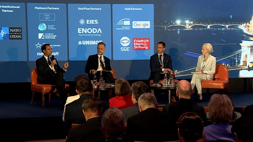 Panelbeszélgetés a budapesti konferencián 