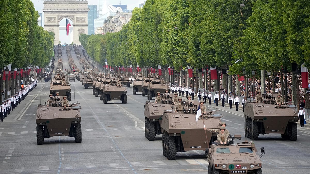 Ucrânia e aliados em destaque no desfile de 14 de Julho em Paris