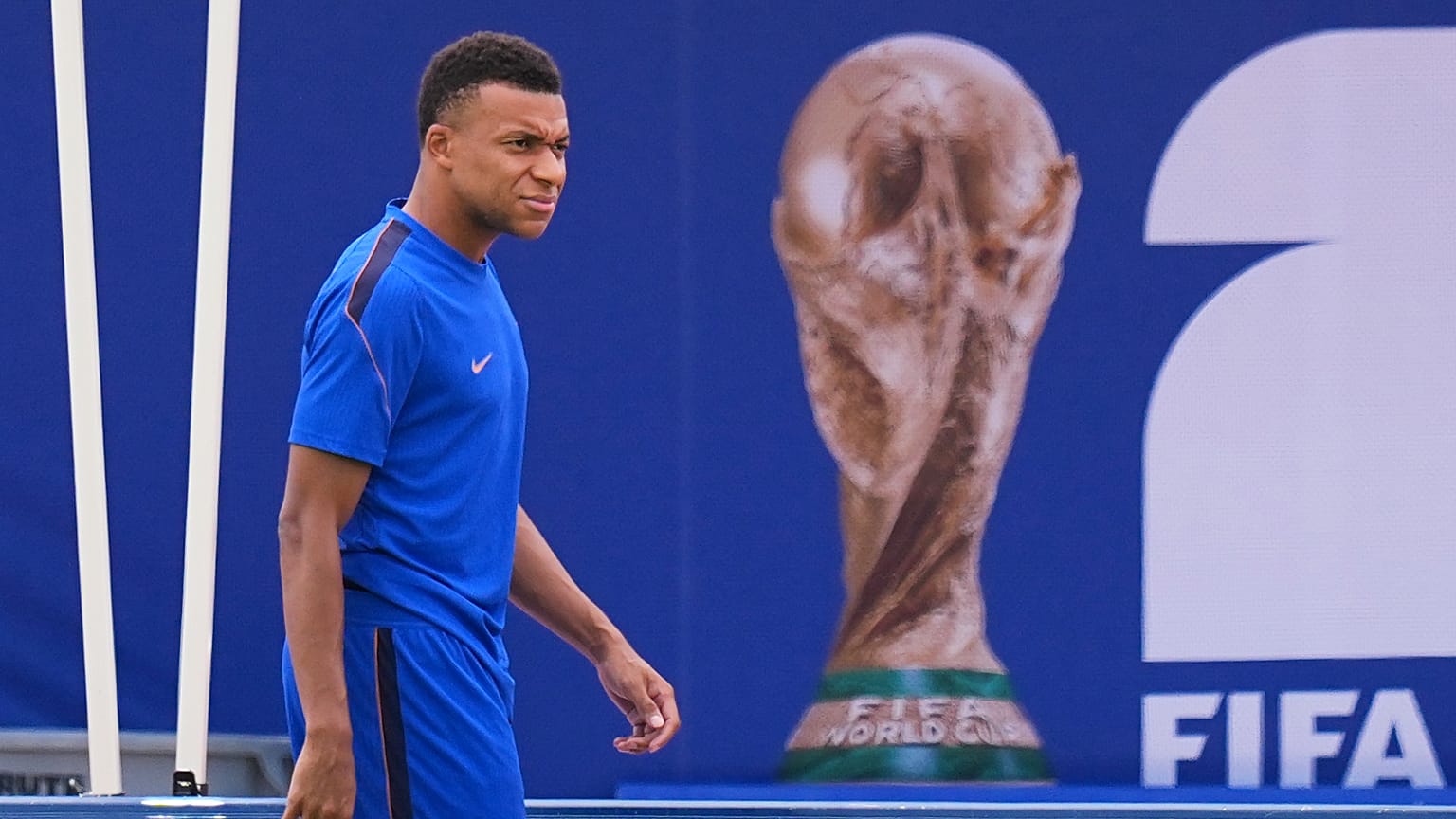 Kylian Mbappé della nazionale francese durante un allenamento in vista della semifinale contro la Spagna, 13 luglio 2026