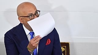 ARCHIVO: El presidente de la Asamblea Nacional, Jorge Rodríguez, se prepara para la toma de posesión de los nuevos miembros del legislativo en Caracas, el 5 de enero de 2023.