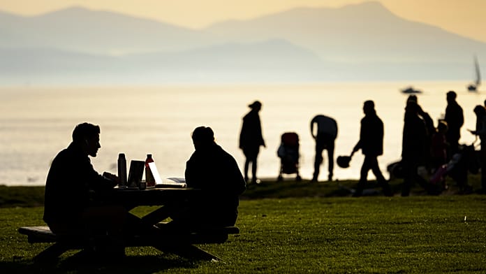 Despite crises and fears: why are 80% of Swiss people so optimistic?