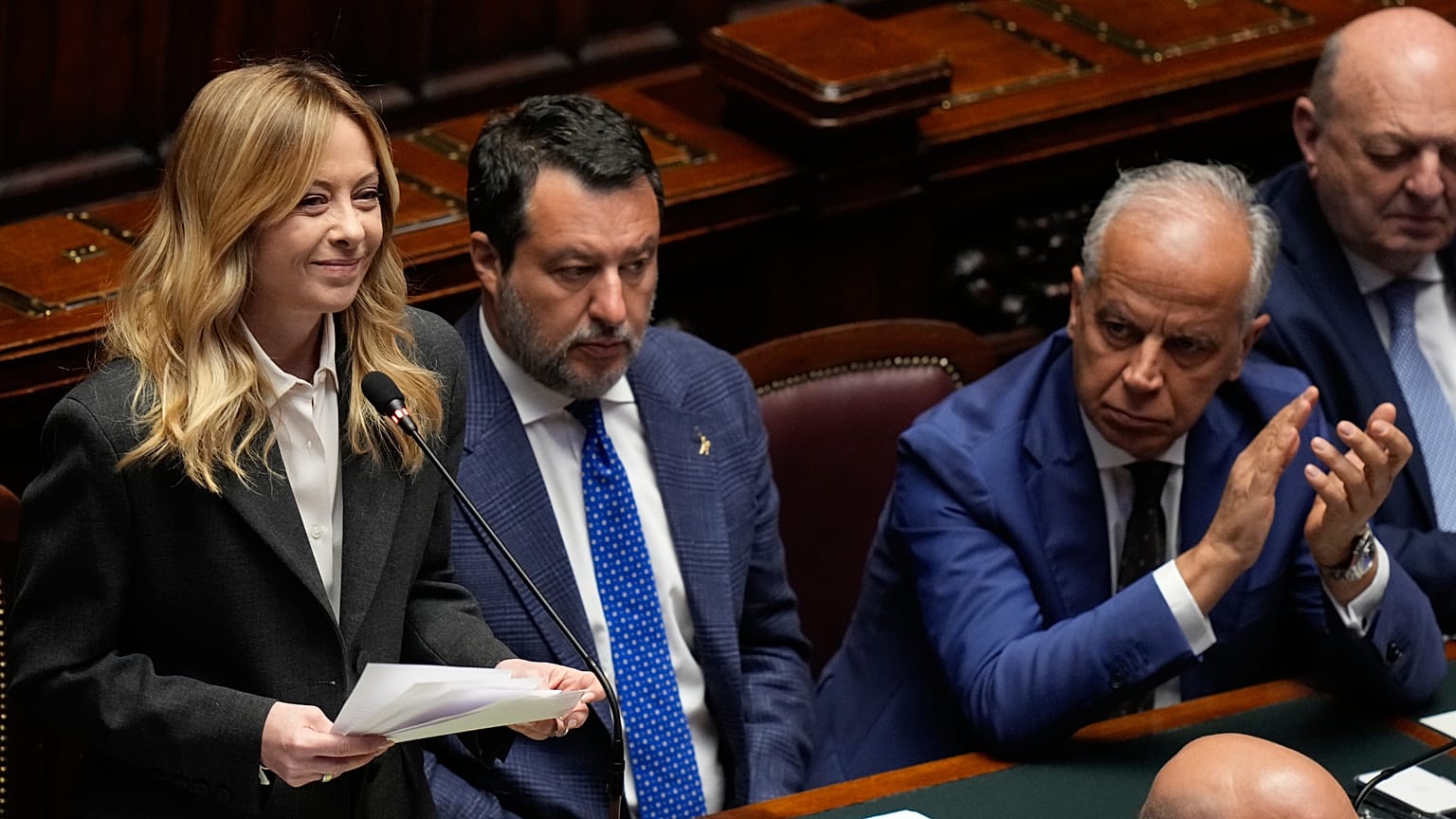 Meloni con i ministri Salvini e Piantedosi in Parlamento lo scorso aprile