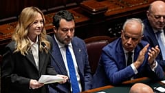 Meloni con i ministri Salvini e Piantedosi in Parlamento lo scorso aprile