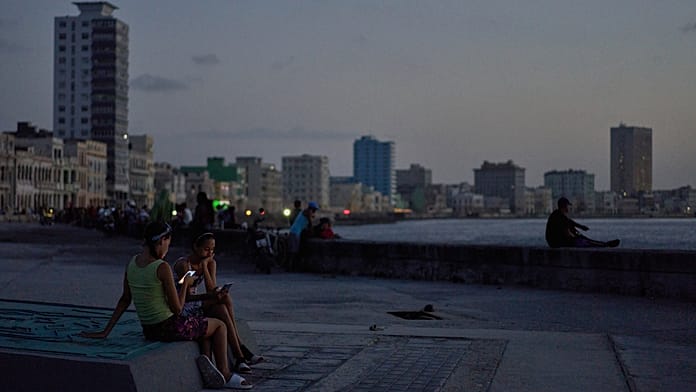 Cuba sofre terceiro apagão nacional em duas semanas com colapso da rede elétrica