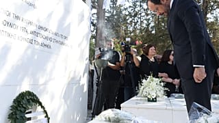 Ο Νίκος Χριστοδουλίδης στο μηνμόσυνη των πεσόντων του πραξικοπήματος στην Κύπρο