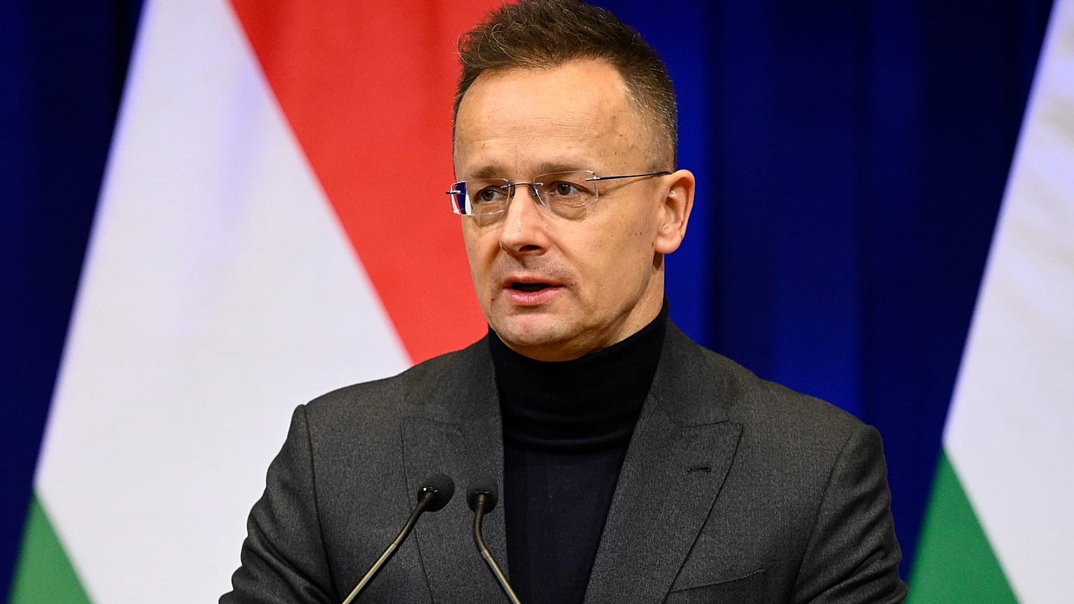 Ówczesny węgierski minister spraw zagranicznych i handlu Péter Szijjártó ppo posiedzeniu rządu w Budapeszcie na Węgrzech, w środę, 18 lutego 2026 r,