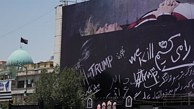 Iran : une nouvelle banderole représentant Trump allongé dans un cercueil à Téhéran