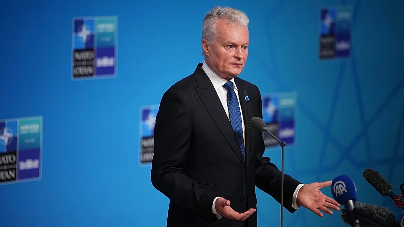 El presidente de Lituania, Gitanas Nauseda, habla a su llegada a la cumbre de la OTAN en Ankara, Turquía, el miércoles ocho de julio de 2026. (Foto AP/Emrah Gurel)