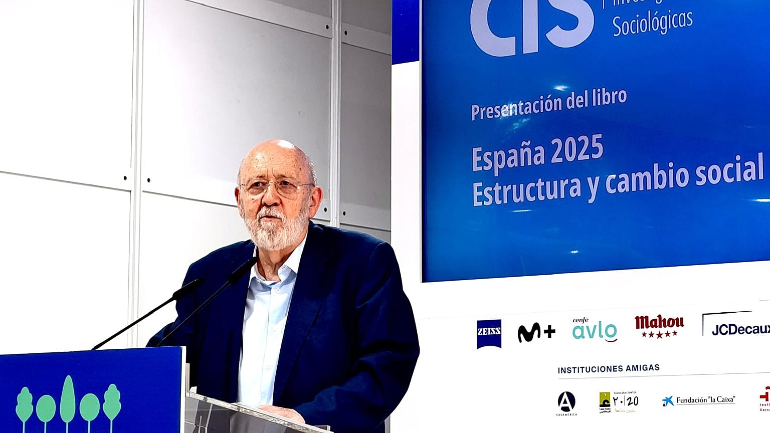 José Félix Tezanos, el presidente del CIS, presenta 'España 2025. Estructura y cambio social' en la Feria del Libro de Madrid el pasado 9 de junio de 2026