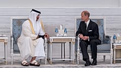 Prinz Edward, Herzog von Edinburgh, kondoliert zum Tod von Vater-Emir Scheich Hamad