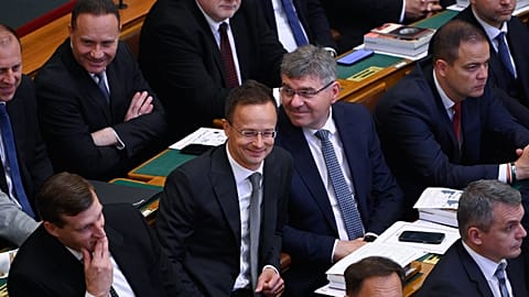 Szijjártó odchodzi do chińskiego giganta. Premier zapowiada zbadanie sprawy