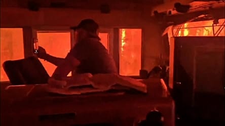 Canada: train crew escapes flames near Armstrong, Ontario