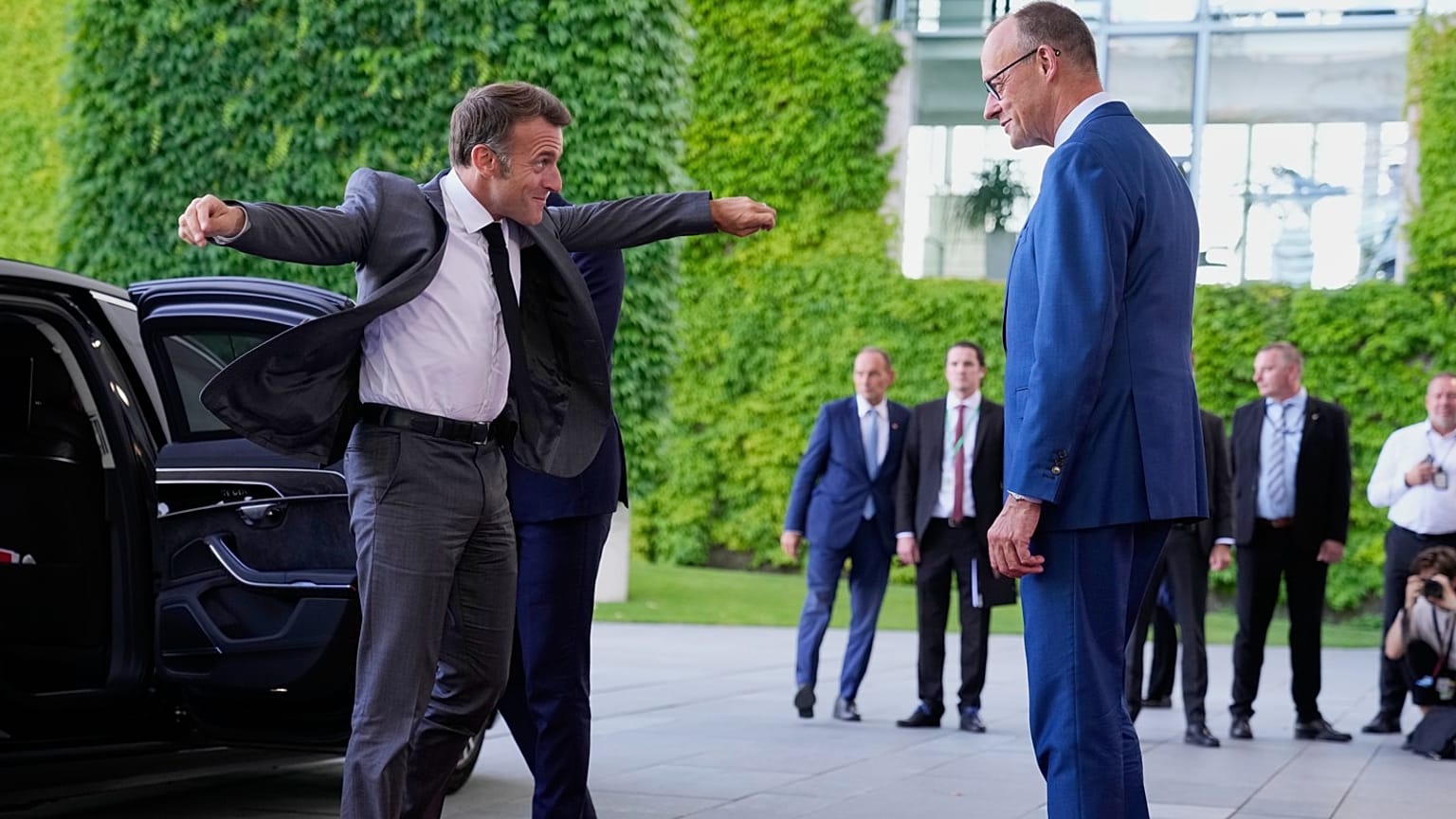 Emmanuel Macron mit Friedrich Merz in Berlin Ende Juni 2026