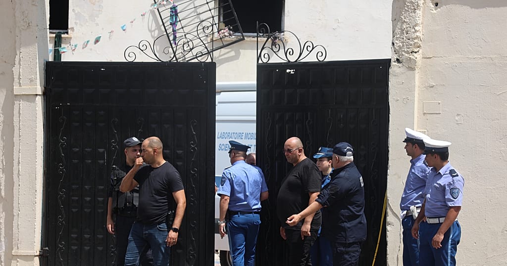 Algeria: Prime Minister Sifi Ghrieb visits survivors of orphanage fire