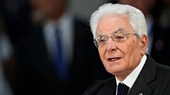 Sergio Mattarella durante una visita in Brasile due anni fa