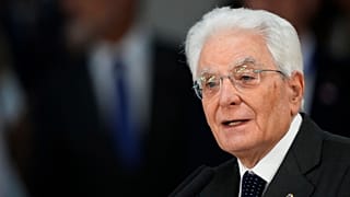 Sergio Mattarella durante una visita in Brasile due anni fa