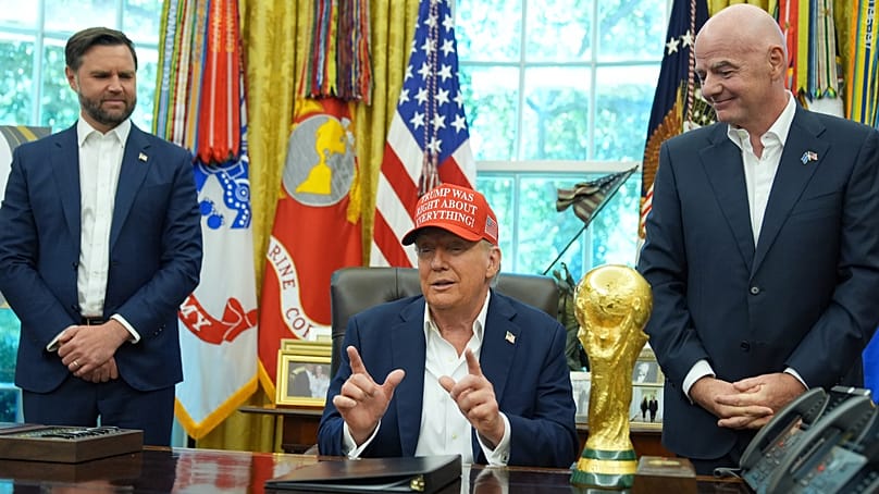 Джей Ди Вэнс, Дональд Трамп и Инфантино