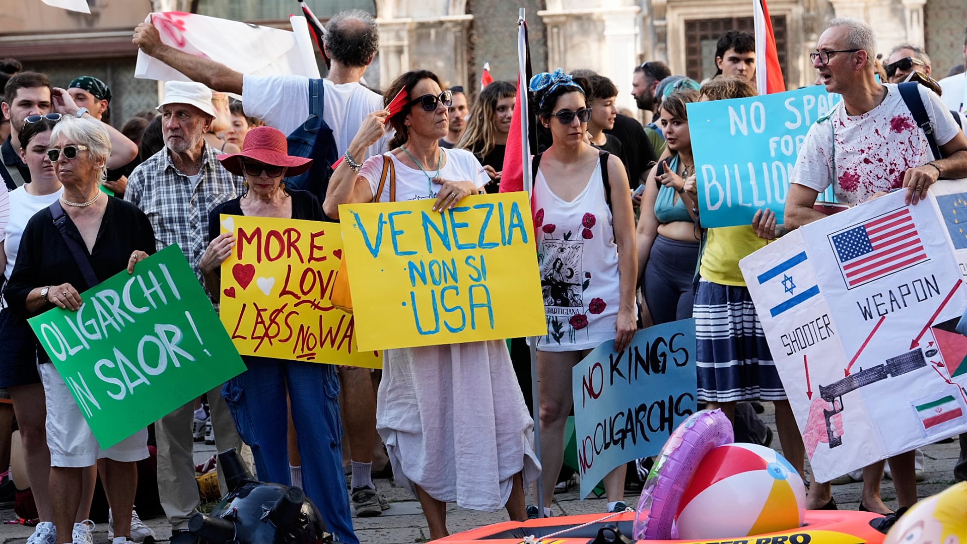 Venezia accoglie lo yacht dell'ambasciatore USA, il miliardario