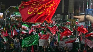 Demonstráció a kormány mellett Teheránban