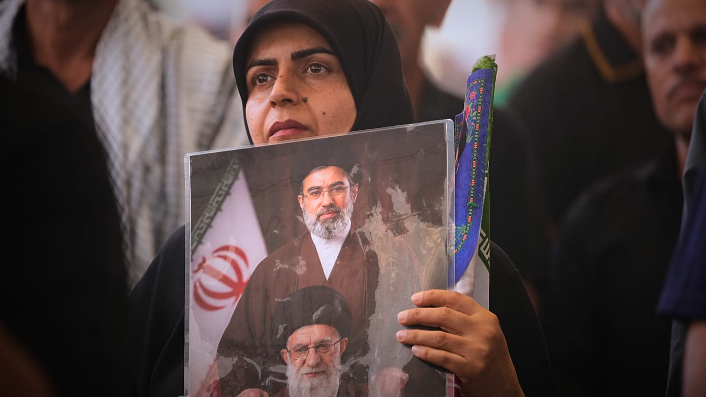 وسط غموض مصيره.. خامنئي يوجه رسالة لافتة إلى دول الخليج: “اعرفوا العدو الحقيقي”
