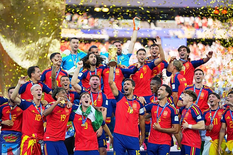La Roja celebrando el triunfo con la Copa del Mundo en la mano, 20 de julio de 2026
