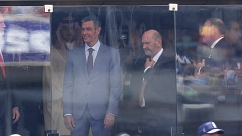 Spanish Prime Minister Pedro Sánchez in the VIP box at MetLife Stadium in New Jersey on 19 July 2026.