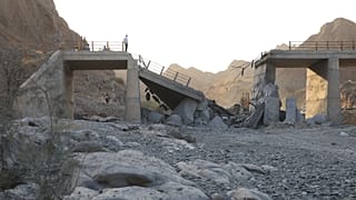 US and Iran pause strikes for third night to prioritise peace talks