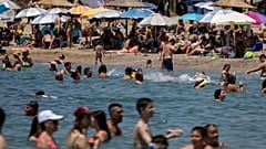 Erste Hitzewelle in Griechenland: Strände voll