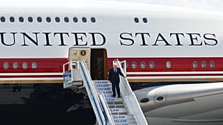 Trump leszáll az Air Force One-ról