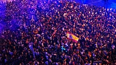 Spanyol szurkolók ünnepelnek Madridban, miután Spanyolország legyőzte Argentínát a labdarúgó-világbajnokság East Rutherfordban, New Jerseyben rendezett döntőjében.