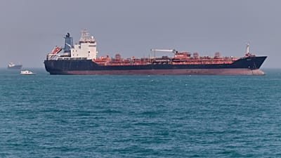 Petroliera iraniana nello stretto di Hormuz