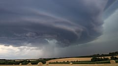Gewitterwolken über Winnenden bei Stuttgart in Deutschland