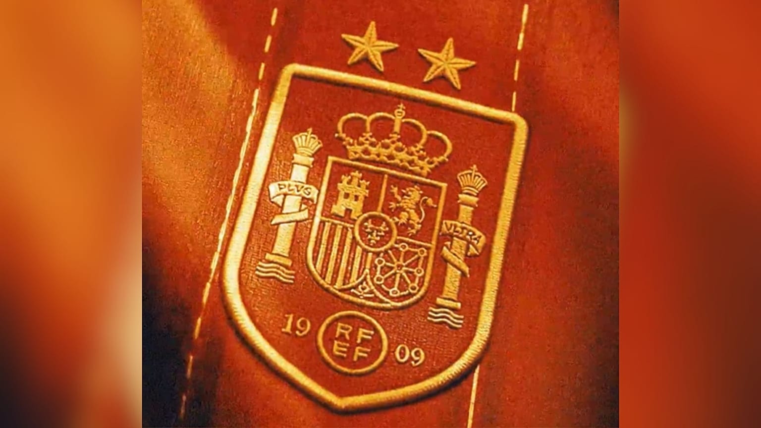 Imagen de las dos estrellas referencia a los dos mundiales conseguidos por la selección española de fútbol, La Roja.