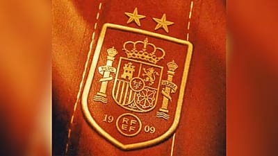 Imagen de las dos estrellas referencia a los dos mundiales conseguidos por la selección española de fútbol, La Roja.