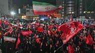 تجمع متظاهرون مؤيدون للحكومة في ساحة بطهران، يوم الجمعة 17 يوليو/تموز 2026. (صورة من وكالة أسوشيتد برس/وحيد سالمي)