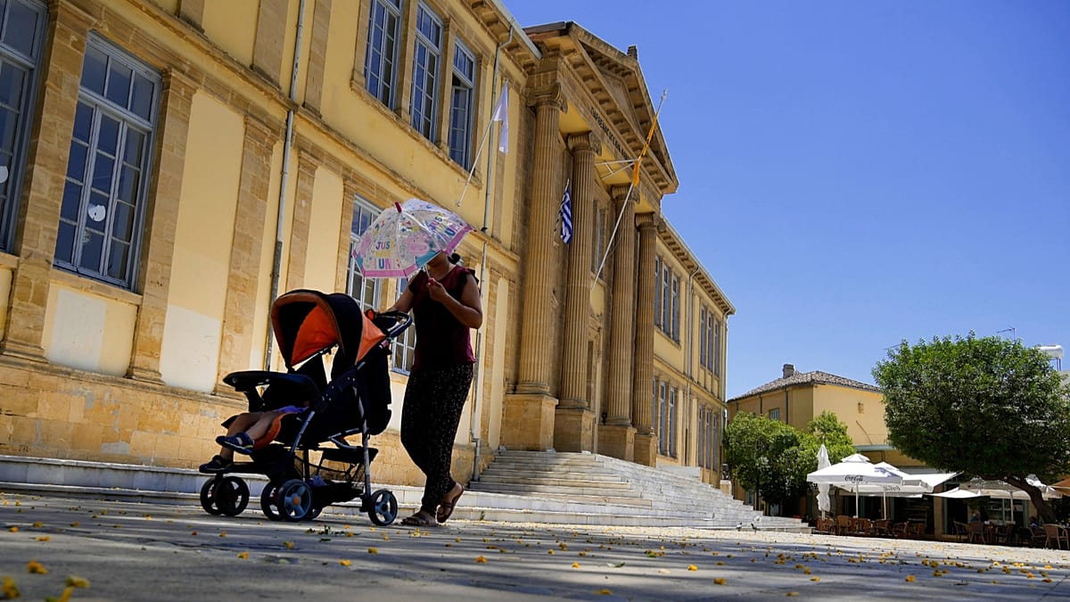 How to keep babies safe when temperatures soar this summer
