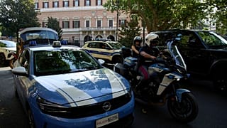  دوريات للشرطة الإيطالية أمام السفارة الأمريكية في روما، حيث كان من المقرر أن يجتمع وفدان لبناني وإسرائيلي يوم الثلاثاء، 14 يوليو 2026.