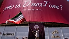 دیوارنگاره با مضمون تهدید آمریکا در میدان انقلاب تهران