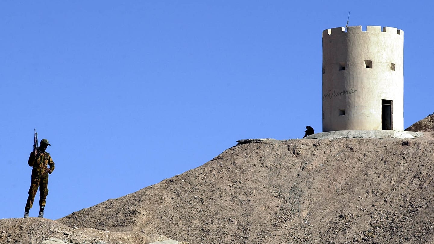 Irão ameaça bombardear o próprio território perante receios de incursão no Kuwait