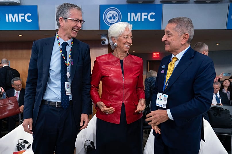 Pablo Hernández de Cos, Generaldirektor der BIZ, EZB-Präsidentin Christine Lagarde und der italienische Notenbankchef Fabio Panetta beim IMFC-Treffen am 17. Oktober 2025